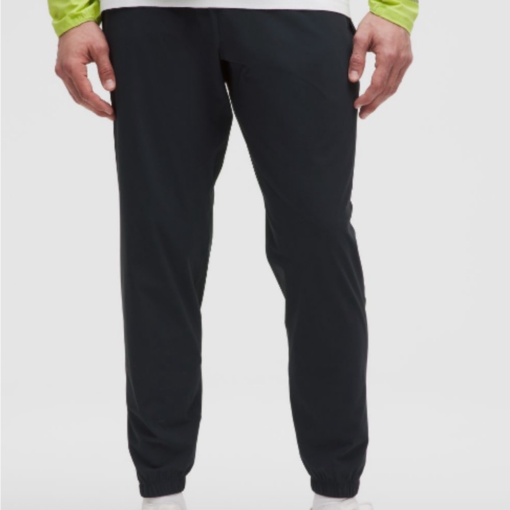 lululemon athletica Men’s Navy Surge Jogger Shorter